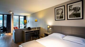 1 chambre, fer et planche à repasser, Wi-Fi gratuit, draps fournis