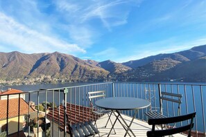 Outdoor dining - Casa Niss – Best Lake View in Como (Carate Urio)