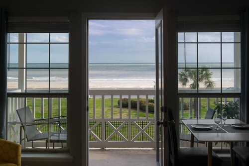 Gorgeous 3BR Beach View - Galveston Oceanview Oasis