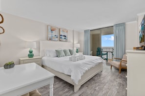 3 bedrooms, desk, iron/ironing board, travel crib