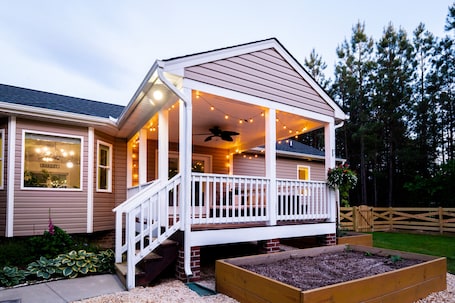 Exterior. Red Juniper Retreat