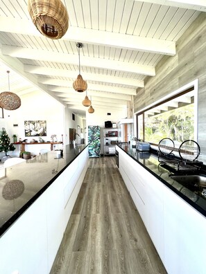 House | Private kitchen | Full-size fridge, microwave, oven, coffee/tea maker