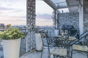 Outdoor dining - Nice apartment for 4 guests with WIFI, A/C, TV, terrace and panoramic view (Florence)