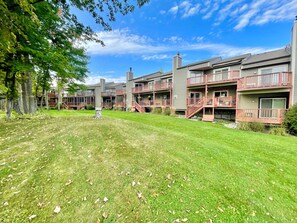 Exterior - Sleeps 12. 3 Befroom w/loft better than any motel.  (Hill City)