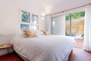 5 Schlafzimmer, Bügeleisen/Bügelbrett, Reisekinderbett, WLAN