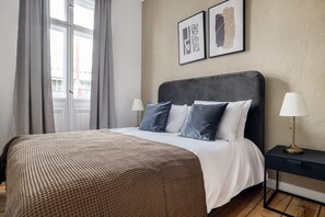 2 habitaciones, tabla de planchar con plancha, wifi y ropa de cama 