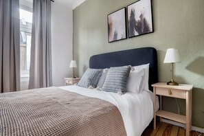 2 bedrooms, iron/ironing board, WiFi, bed sheets