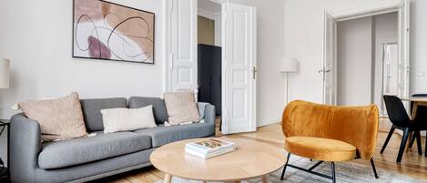 Télévision, chaîne hi-fi