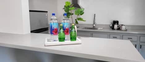 冷蔵庫、電子レンジ