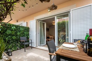 Outdoor dining - Cabanas Gardens, cozy, 4px, duplex (Cabanas de tavira)