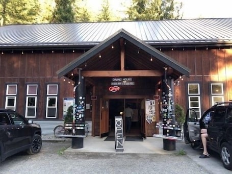 Exterior. INN the Mountains Mt Baker • Ski•Hike•Pets • Glacier