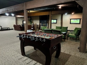 Games room - INN the Mountains Mt Baker • Ski•Hike•Pets • Glacier (Deming)