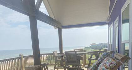BEACH FRONT with amazing ocean views from large patio