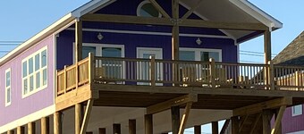 FAMILY BEACH FRONT with amazing ocean views from large patio