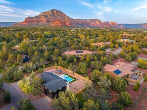 المنشأة من الخارج