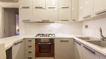 Réfrigérateur, four, plaque de cuisson, lave-vaisselle