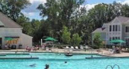 CLOSE TO COLONIAL WILLIAMSBURG, CLOSER TO BUSH GARDENS AND WATER COUNTRY U S A