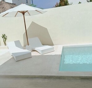 Terrace/patio - Beautiful private villa w/ stunning pool, daily cleaners, chef and driver (Canggu, Kabupaten Badung)