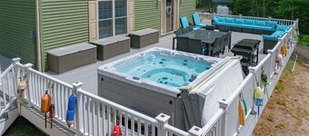 Waterfront Hot Tub Kids Playscape Kayaks  Pet Friendly Mini Resort with A/C
