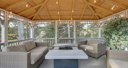 Waterfront Hot Tub Kids Playscape Pet Friendly Compound! [Ocean Oasis]