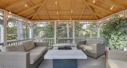 Waterfront Hot Tub Kids Playscape Kayaks Pet Friendly Mini Resort with A/C