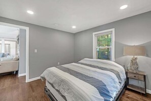 2 quartos, escrivaninha, ferros/tábuas de passar roupa, Wi-Fi