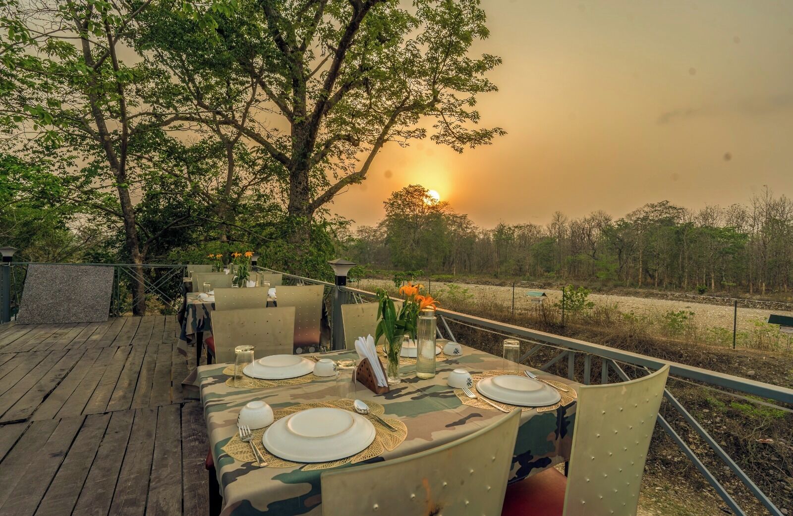 Tempat makan luar
