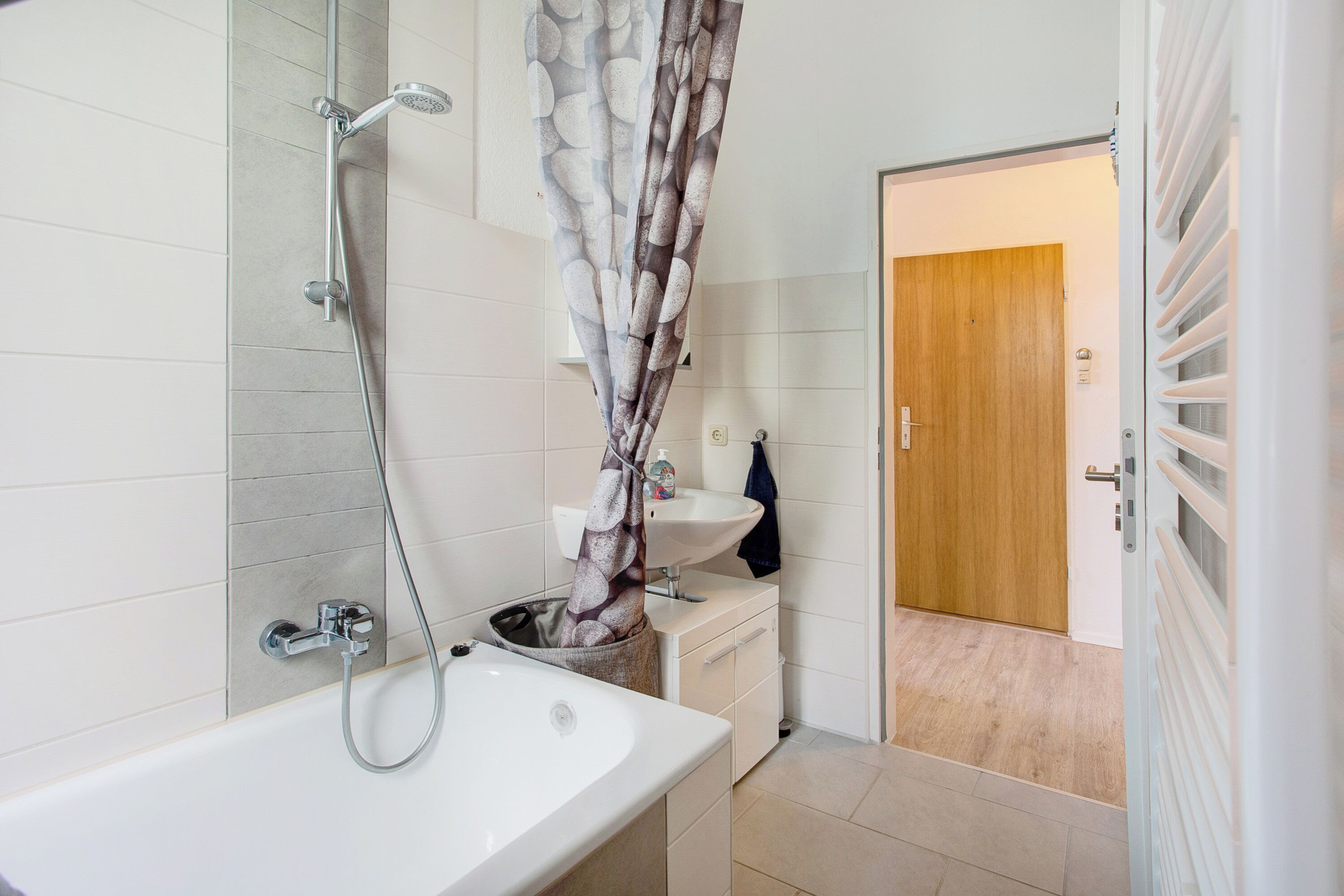 Bathtub, hair dryer, towels