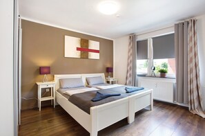 2 bedrooms, free WiFi, bed sheets - Apartment "Moderne 3 Zimmer Wohnung - Zentral" with Wi-Fi (Wilhelmshaven)