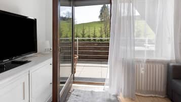 Televisión, mesa de ping pong