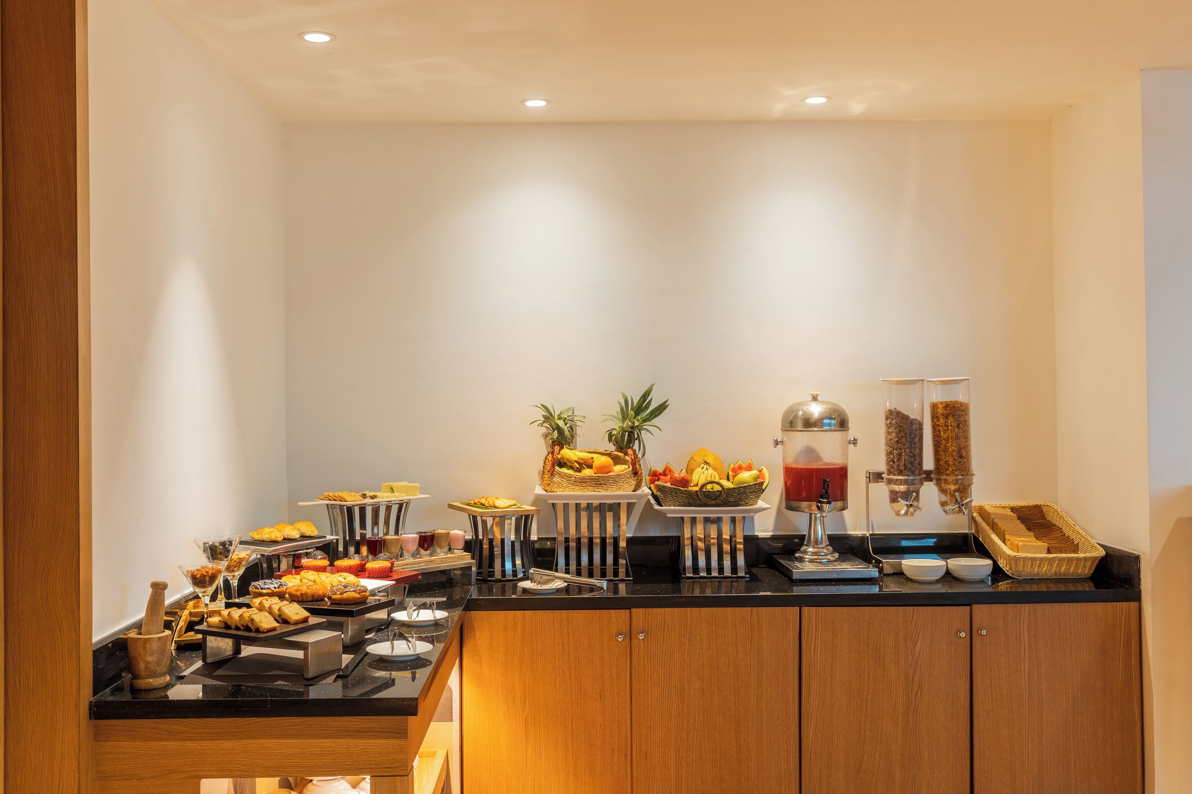 Daily buffet breakfast (INR 450 per person)