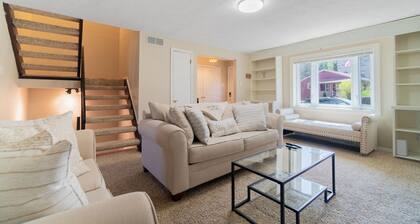 Cozy Suburban Home / Quiet Neighborhood