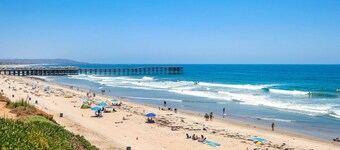 Luxury on Cloud 9! Amazing oceanfront views. 2 bedrooms 2 bath, Sleeps 6 guests.