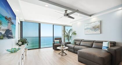 Luxury on Cloud 9! Amazing oceanfront views. 2 bedrooms 2 bath, Sleeps 6 guests.