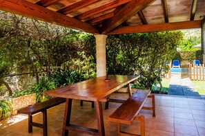Outdoor dining - Villa 'Can Lluc' with Mountain View, Wi-Fi and Air Conditioning (Puerto de Pollença)