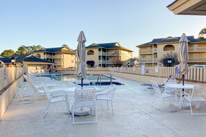 Pool - Inviting condo with pool, hot tub, tennis, balcony, & washer/dryer (Little River)