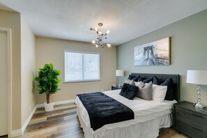 5 bedrooms, WiFi, bed sheets, wheelchair access