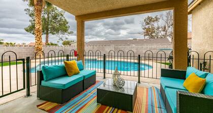 Cozy 2 master suite pool house near strip and convention center