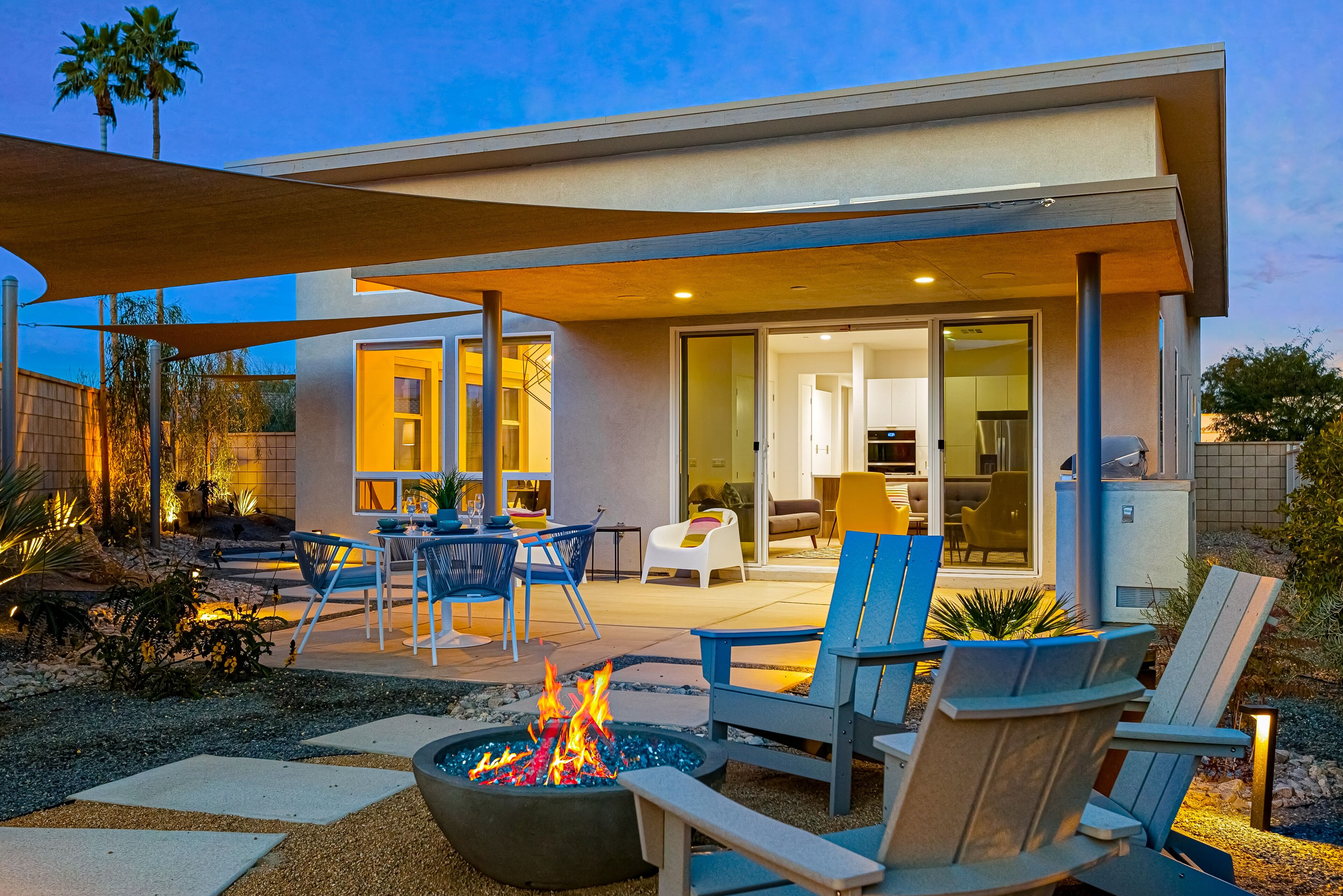 Luxe designer MCM home with amazing views, firepit & pool - dog-friendly