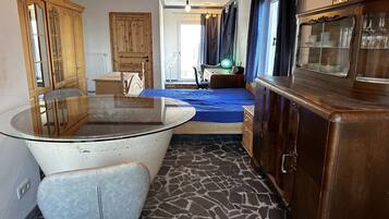 1 dormitori, escriptori, wifi i roba de llit