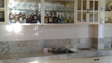 Bar (en la propiedad)