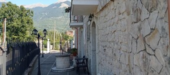 1-bed Apartment Sleeps 2 - Free Parking and Garden