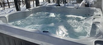 Charming Linden Hills Cottage 800 feet from Lake Harriet, also near Bde Maka Ska