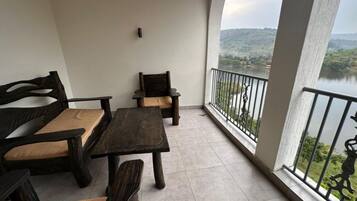 Executive-Zimmer, Seeblick | Terrasse/Patio