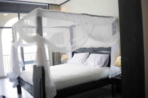 Desk, laptop workspace, blackout curtains, free WiFi - Kingfisher Resort Kigali (Kigali)