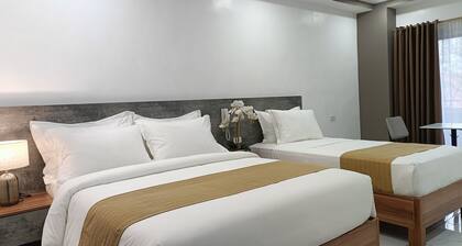 Rosh Hotel