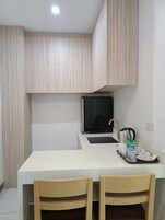 Habitación estándar, 1 cama de matrimonio, no fumadores, cocina básica | Cocina privada | Frigorífico pequeño