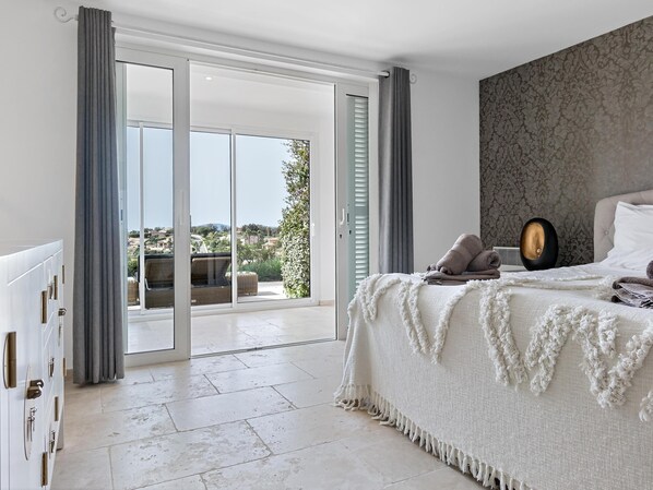 5 bedrooms, internet