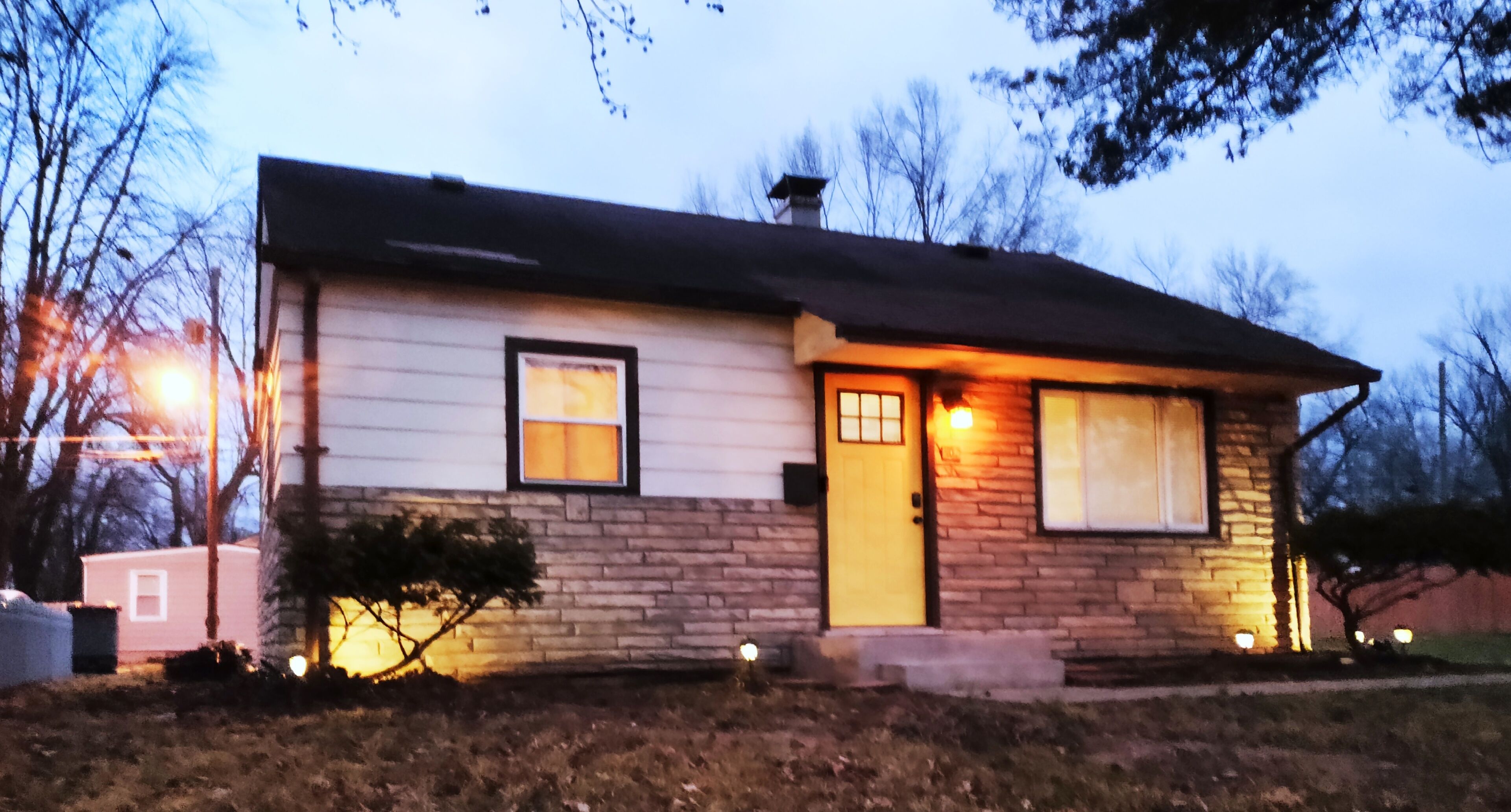 -The 1st Leg- Your Cozy Derby  Cottage! 12 min to Churchill 1 min to I-65 3 beds