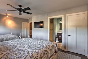 4 habitaciones, tabla de planchar con plancha, internet y ropa de cama